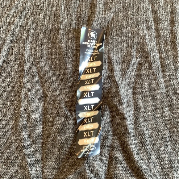 Hart Schaffner Marx Extra Fine Merino Wool Charcoal V-neck Sweater - Picture 3 of 5